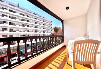 Estudio con balcon, Wifi y piscina en Puerto de la Cruz allows 18 year olds to book a room