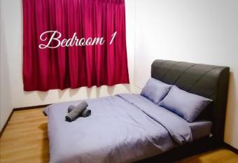 Cozy Homestay (Beside Emart Batu Kawa) has Balcony rooms