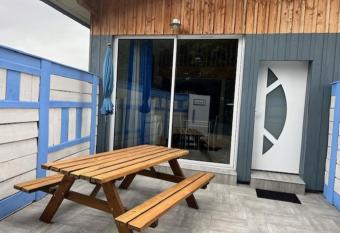 Le Cap Ferret has Balcony rooms