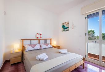 Villa Torre Lapillo has Smoking/Balcony rooms