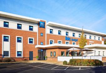 ibis budget Leicester allows 18 year olds to book a room