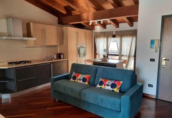 Casa Valentina - Lissone has Balcony rooms