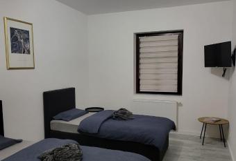 Place to sleep - Kassel: Direkt an der Uni allows 18 year olds to book a room