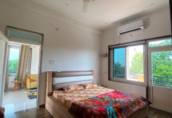 Kaashi Flora (Modern Suite) has Smoking/Balcony rooms