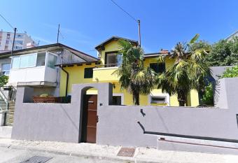 Privatna ku  a Krimeja has Balcony rooms