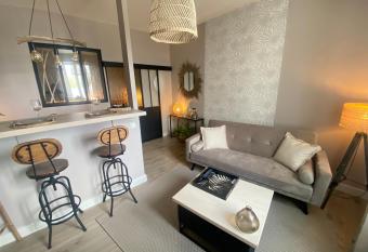 So Cosy allows 18 year olds to book a room