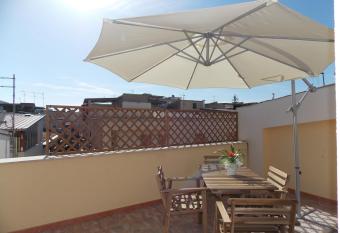 Residence Ideal has Balcony rooms