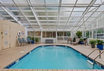 Peaceful Gatlinburg Downtown Condo - 10 Mins Walk to Main Strip allows 18 year olds to book a room