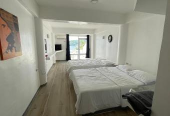 Red Sun Dive Resort has Balcony rooms