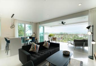 Ocean View @ The Park Surin has Balcony rooms