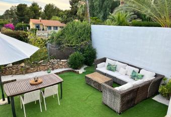 LA CASITA has Balcony rooms