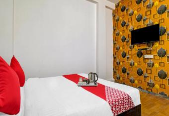 OYO Flagship 70005 Hotel Shree United allows 18 year olds to book a room