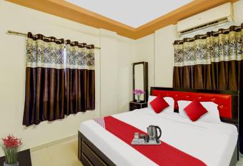 Flagship Ap Royal Rooms allows 18 year olds to book a room