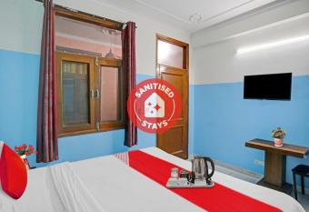 OYO Flagship 70047 Shri Balaji Homes allows 18 year olds to book a room