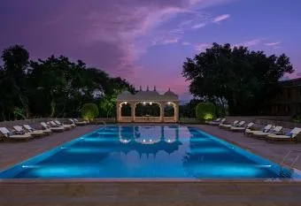 Capital O 70021 Hotel 7d allows 18 year olds to book a room