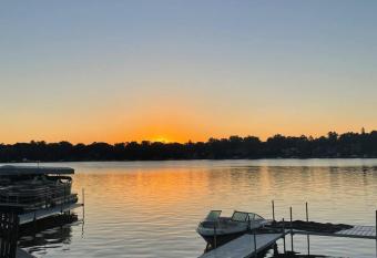 Live Life Right on the Lake! Amazing Views! has rooms with a private hot tub