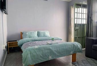 Nubian Palm double room condo next to Kenya Poly allows 18 year olds to book a room