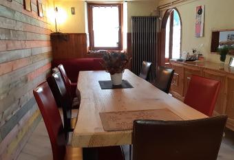 Baita Stampa has Balcony rooms