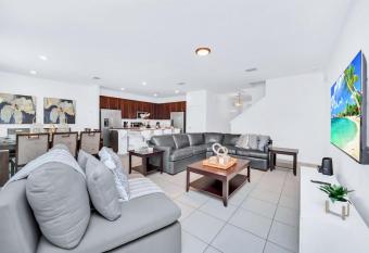 8BR Family Mansion Pool BBQ has Balcony rooms