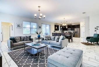 6BR Family Mansion Pvt Pool BBQ has Balcony rooms