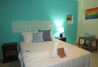 Coronado Beach Villa allows 18 year olds to book a room