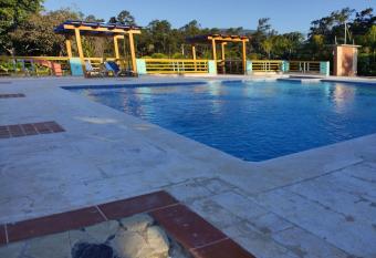 Villa de Colores By Hospedify- 3 villas para 36 personas con Piscina, Cancha, Jacuzzi, y Gazebo has Balcony rooms