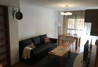 Apartamento Calle Turco 13 allows 18 year olds to book a room