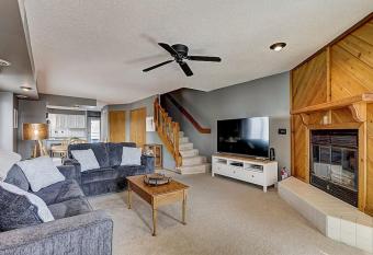 Family Dreams Condo at Lighthouse Cove has rooms with a private hot tub