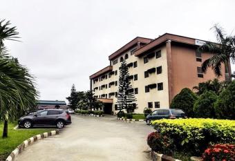 Villa Park Hotels & Suites allows 18 year olds to book a room