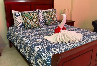 VBermor Hotel allows 18 year olds to book a room