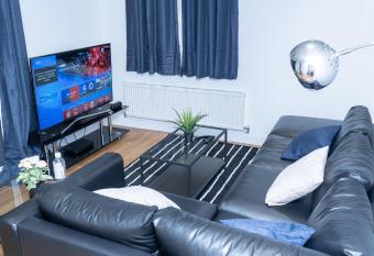 Guerneville place 1 bedroom Luxury Apartment Gants-Hill in Illford allows 18 year olds to book a room