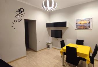 El Faro - Beach allows 18 year olds to book a room