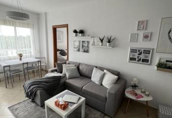 Byt u mo  e Durres - Wifi allows 18 year olds to book a room