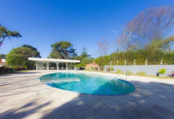 Hermoso apartamento piso alto con hermosas vistas has rooms with a private hot tub