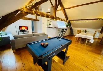 Down Town Spacious Loft with Private Parking has Balcony rooms