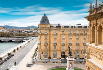 Hotel Maria Cristina, a Luxury Collection Hotel, San Sebastian has Balcony rooms