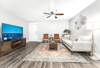 Best of Arlington - Across from AT&T and Six Flags allows 18 year olds to book a room