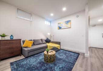 Spacious Newly Renovated 1 Bedroom Suite allows 18 year olds to book a room