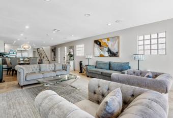 Malibu Oasis has Balcony rooms