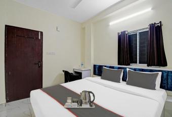 Super Collection O Hotel Green Leaf Near Acropolis Mall allows 18 year olds to book a room