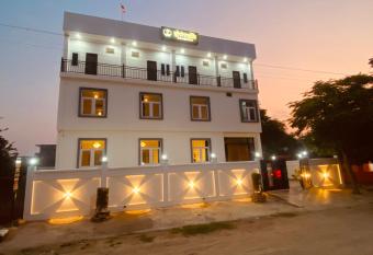 Shivalik Residency - Hotel & Banquet Hall has Balcony rooms