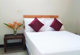 VILLA SUKUM allows 18 year olds to book a room