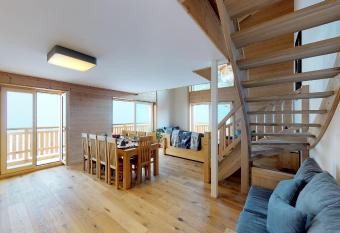 Les Mayens LUXURY & COSY Duplex has Balcony rooms