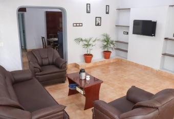 Madura Homestay - Gorgeous Home with 2BHK 5 minutes from NH44 allows 18 year olds to book a room