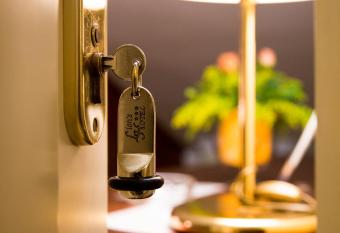 Lion s Hotel has Balcony rooms