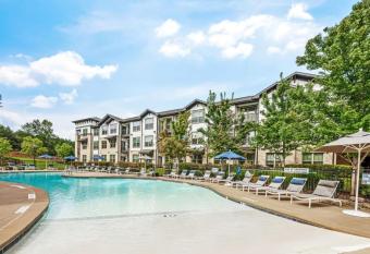 Stylish and Modern Apartments at Park 9 in Woodstock, Georgia allows 18 year olds to book a room
