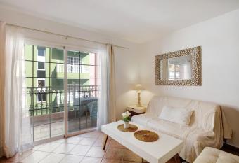 Casa Playa has Balcony rooms