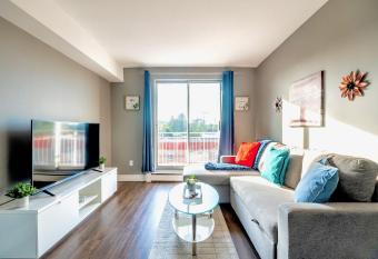 1BR Apt w Netflix and Balcony - Near DT Hamilton has Balcony rooms