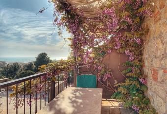Castel del Mare has Balcony rooms