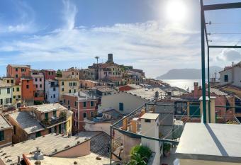 Solemagia allows 18 year olds to book a room